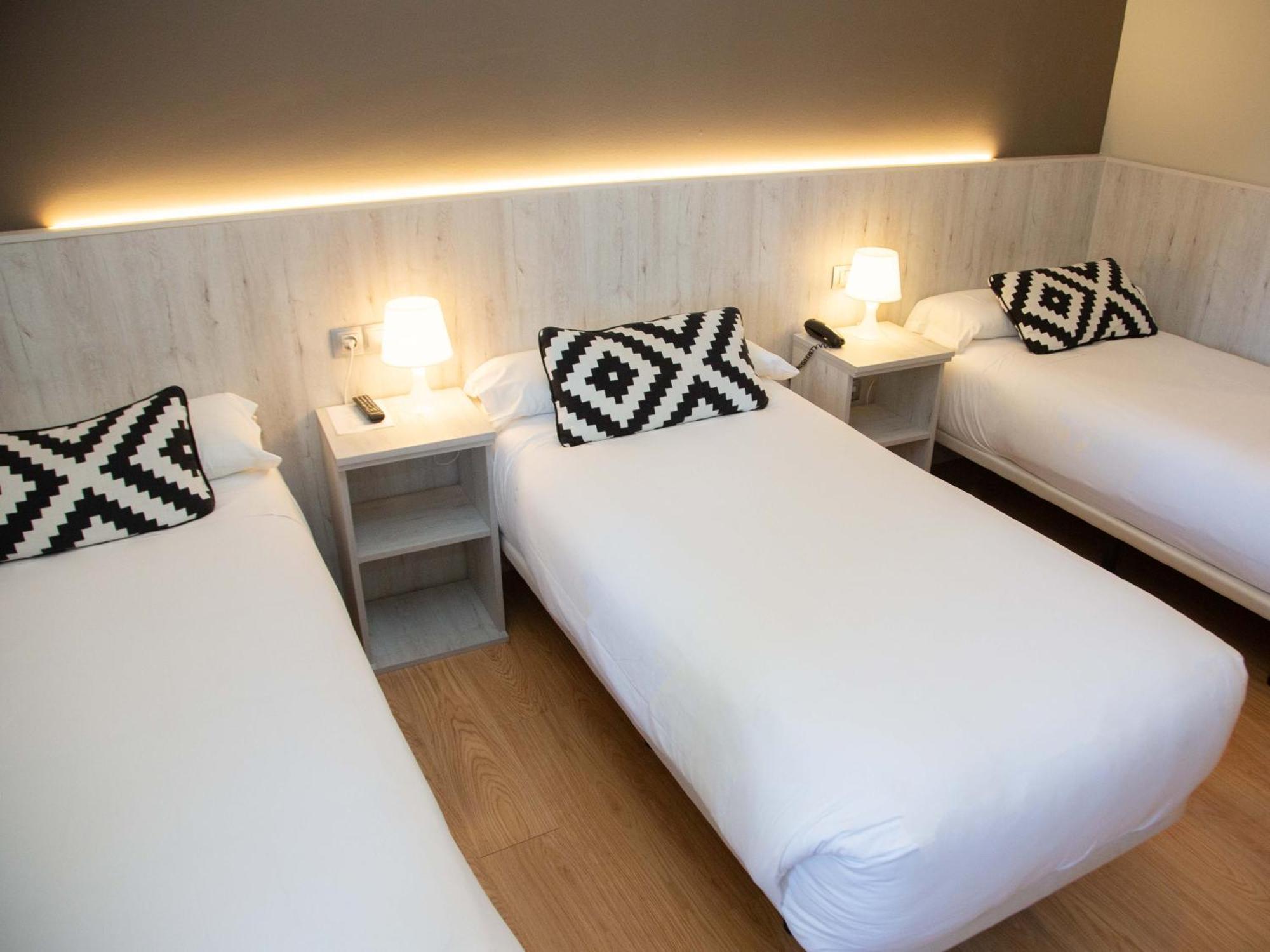 Hotel Restaurante Cadosa Сория Екстериор снимка